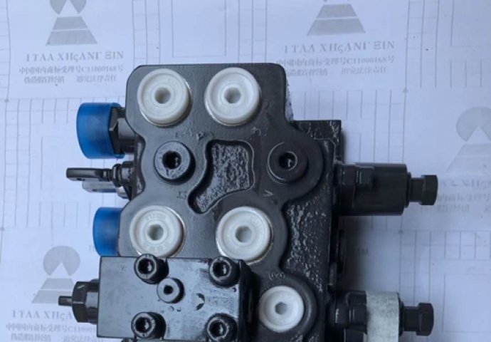 ZOOMLION mobile crane chassis control valve 1010300777 